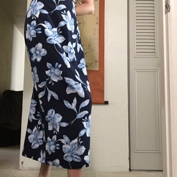 Beautiful Indigo Skirt with White & Blue Flowers M - Picture 3 of 4